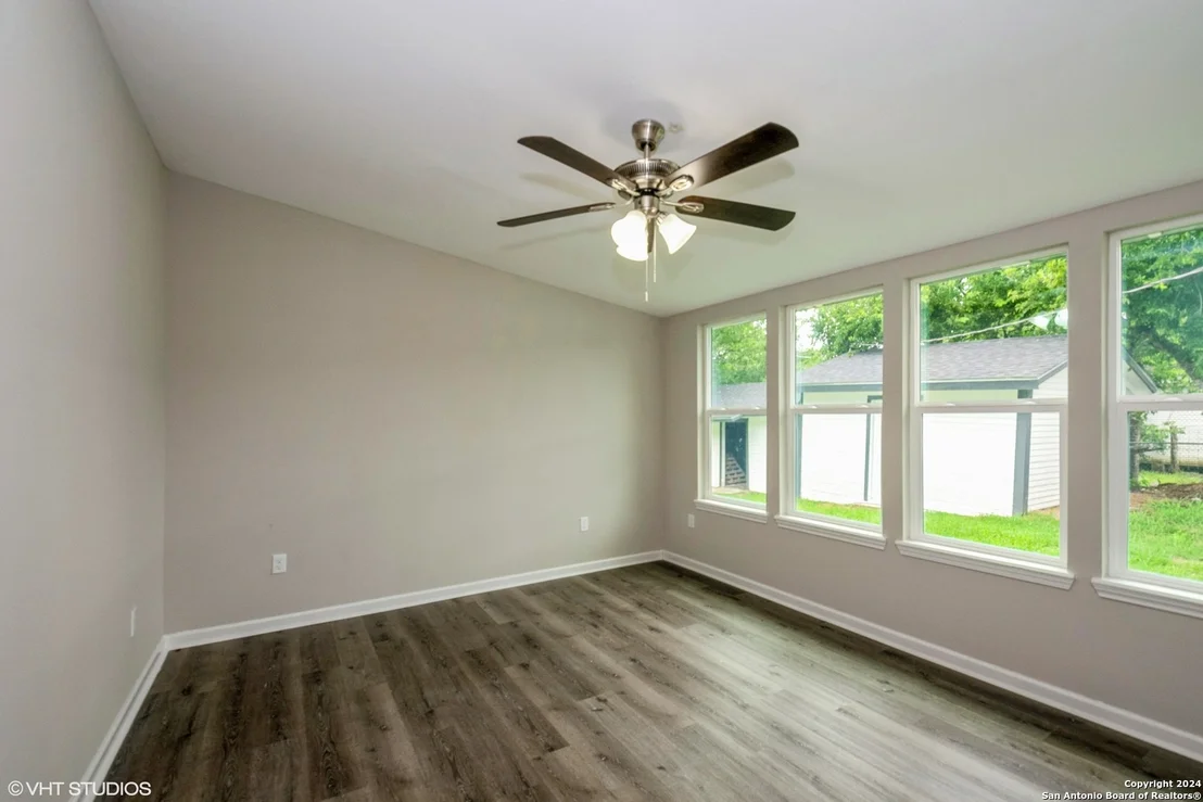Photo of 100 NW 3RD ST