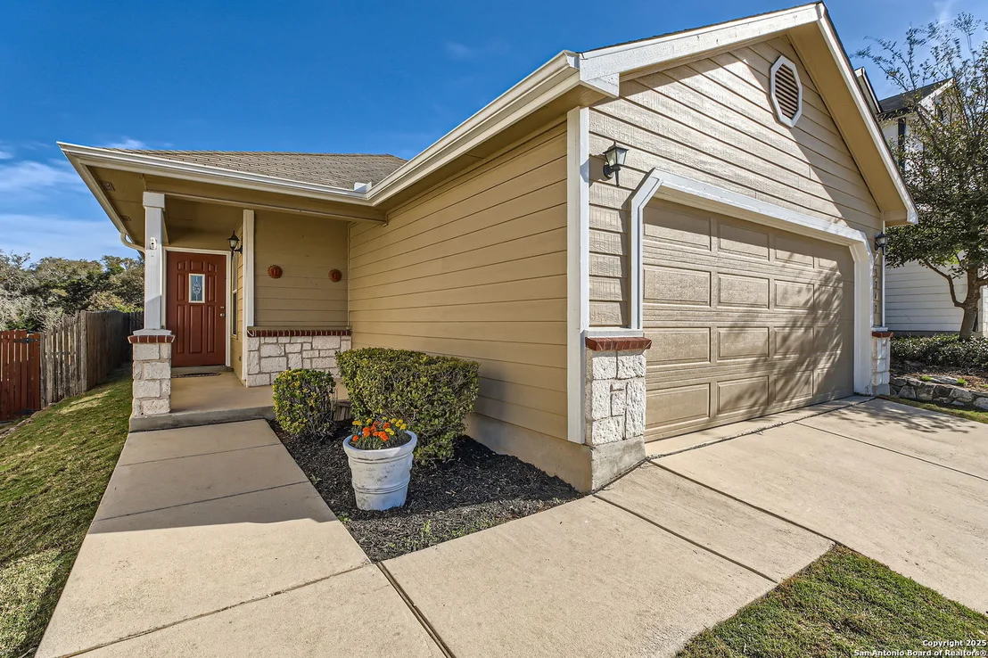 Photo of 3747 Hideaway Grn