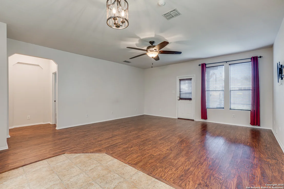 Photo of 8507 Silver Willow