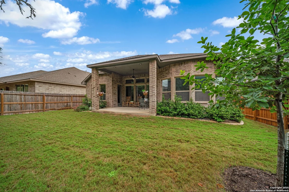 Photo of 123 Low Meadow