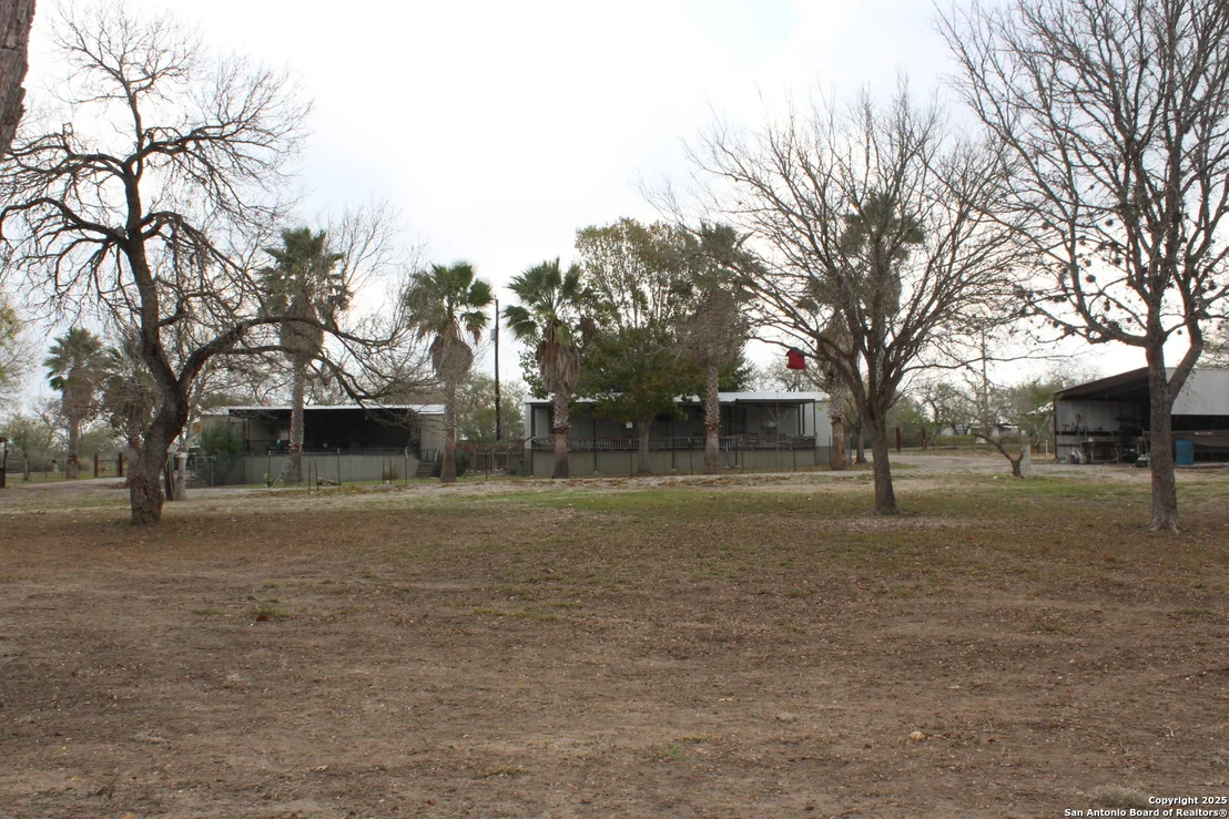 Photo of 123 Choke Canyon Estates