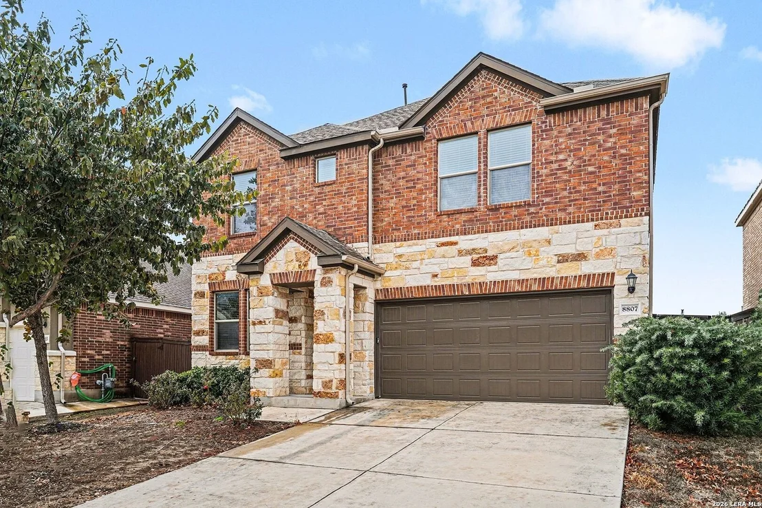 Photo of 8807 White Crown