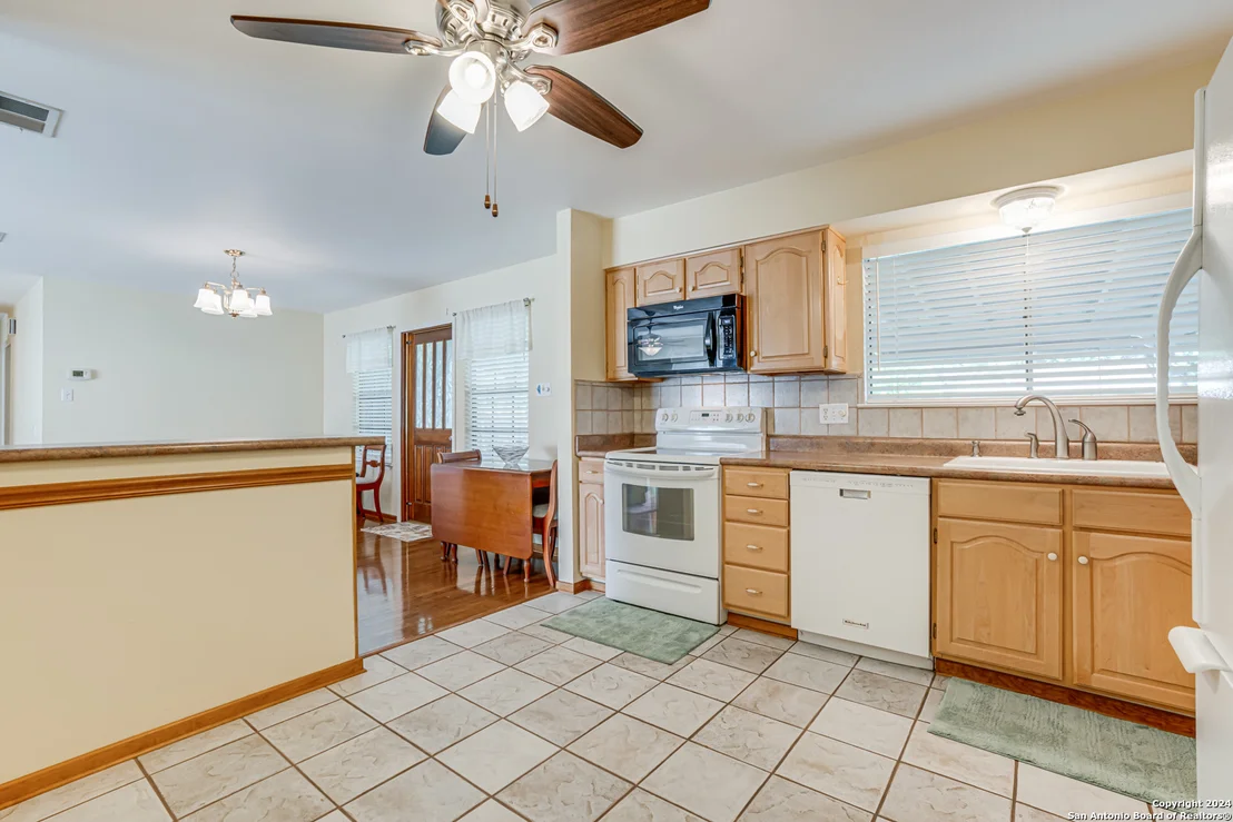 Photo of 7207 CASTLE GATE