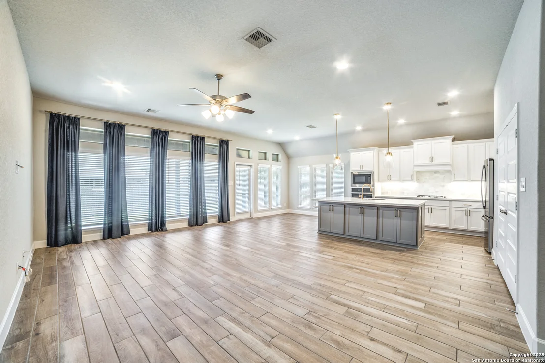 Photo of 2131 Thayer Cove