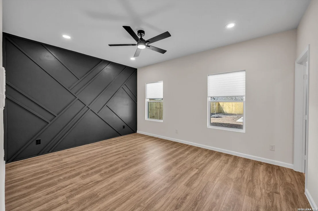 Photo of 531 Sunglo
