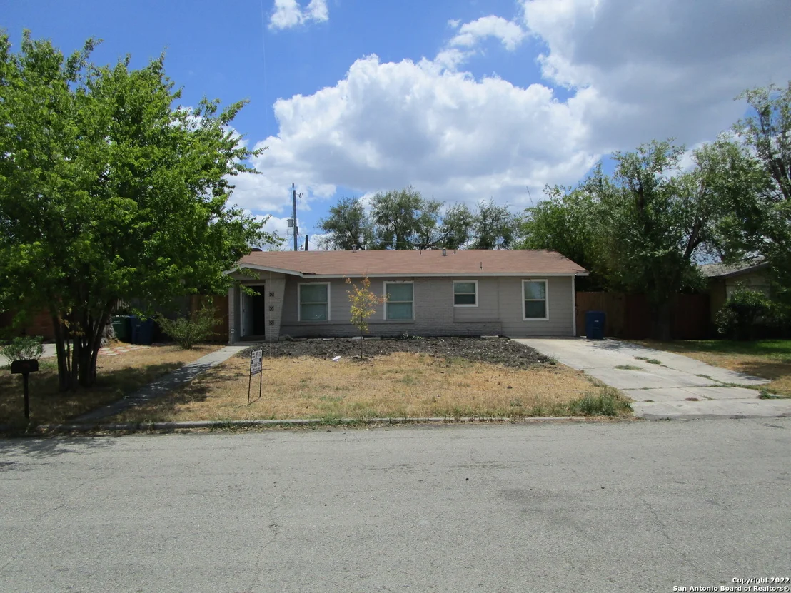 Photo of 910 REXFORD DR