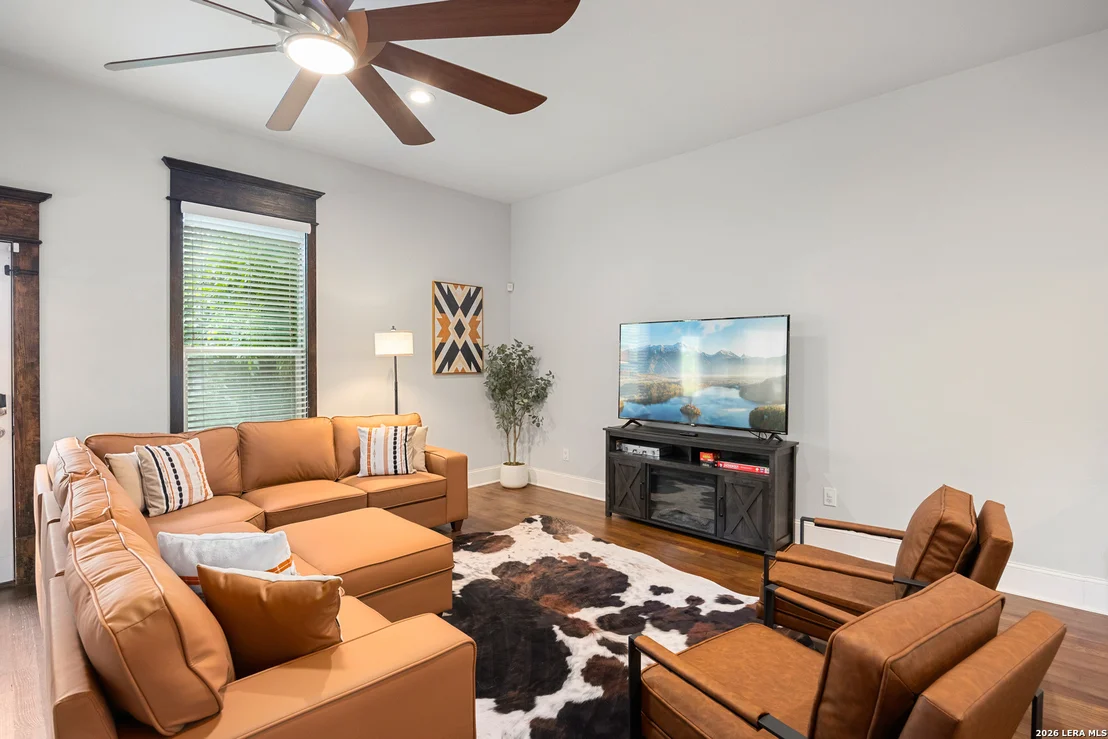Photo of 122 Vitra Pl