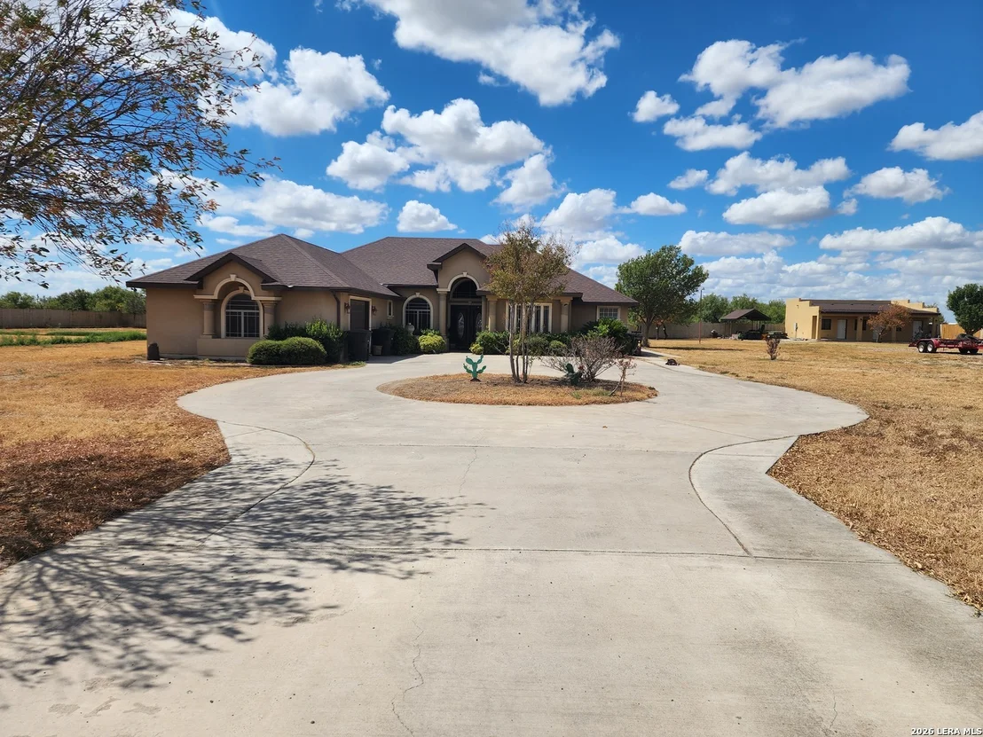 Photo of 210 COUNTY ROAD 237