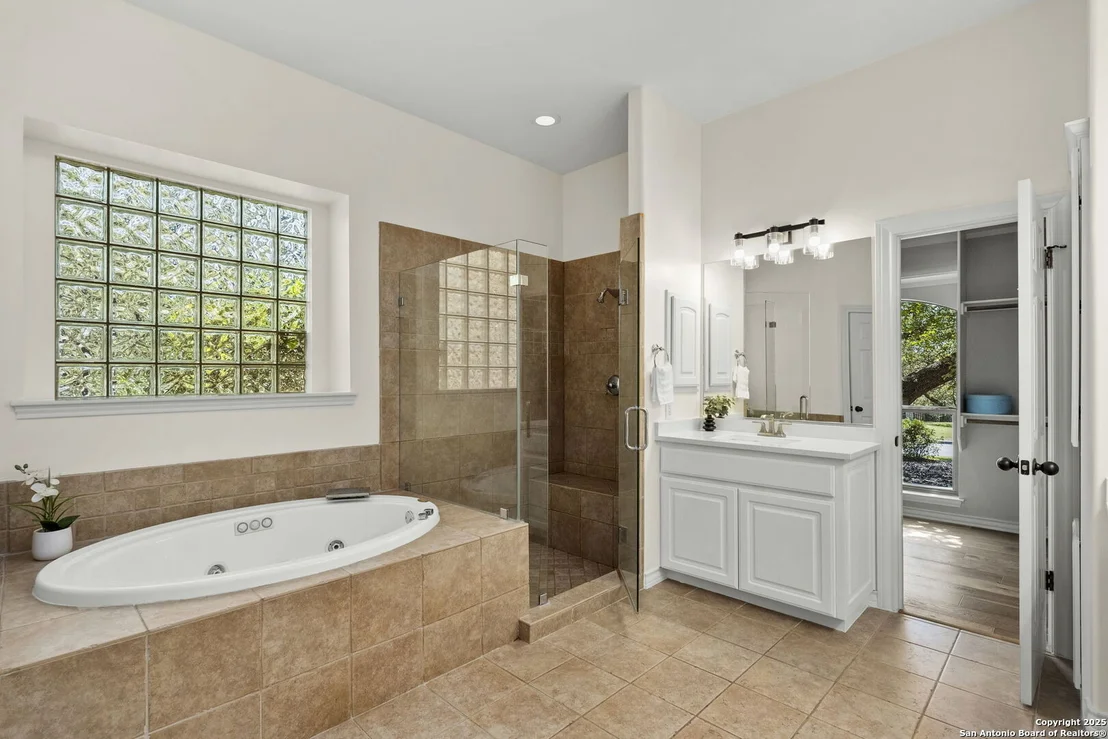 Photo of 915 Foxton