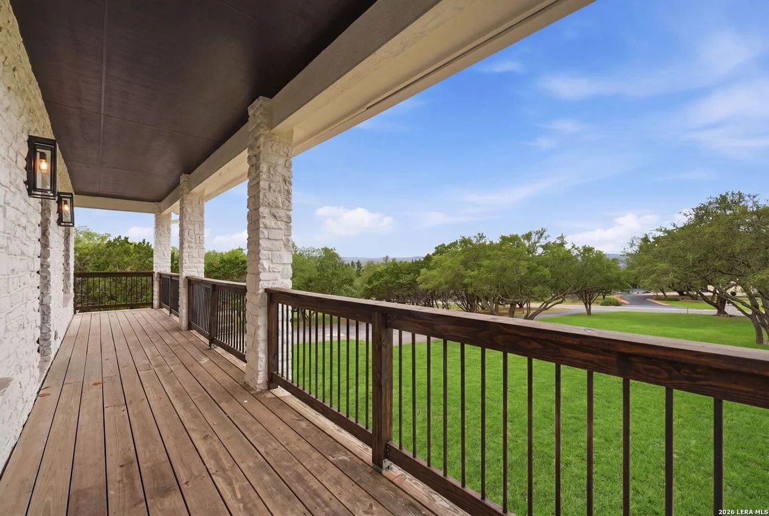 Photo of 150 LAKE VIEW DR