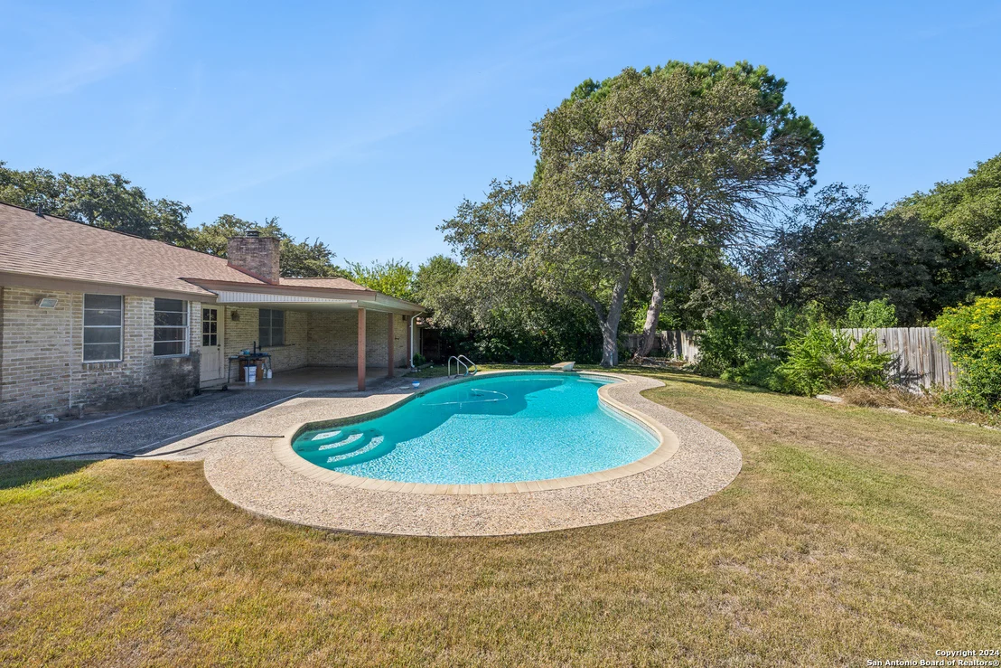 Photo of 449 GOLFCREST