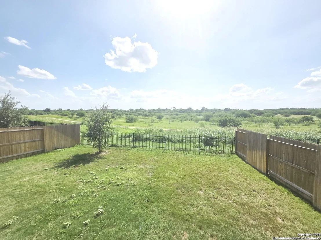 Photo of 437 Middle Green