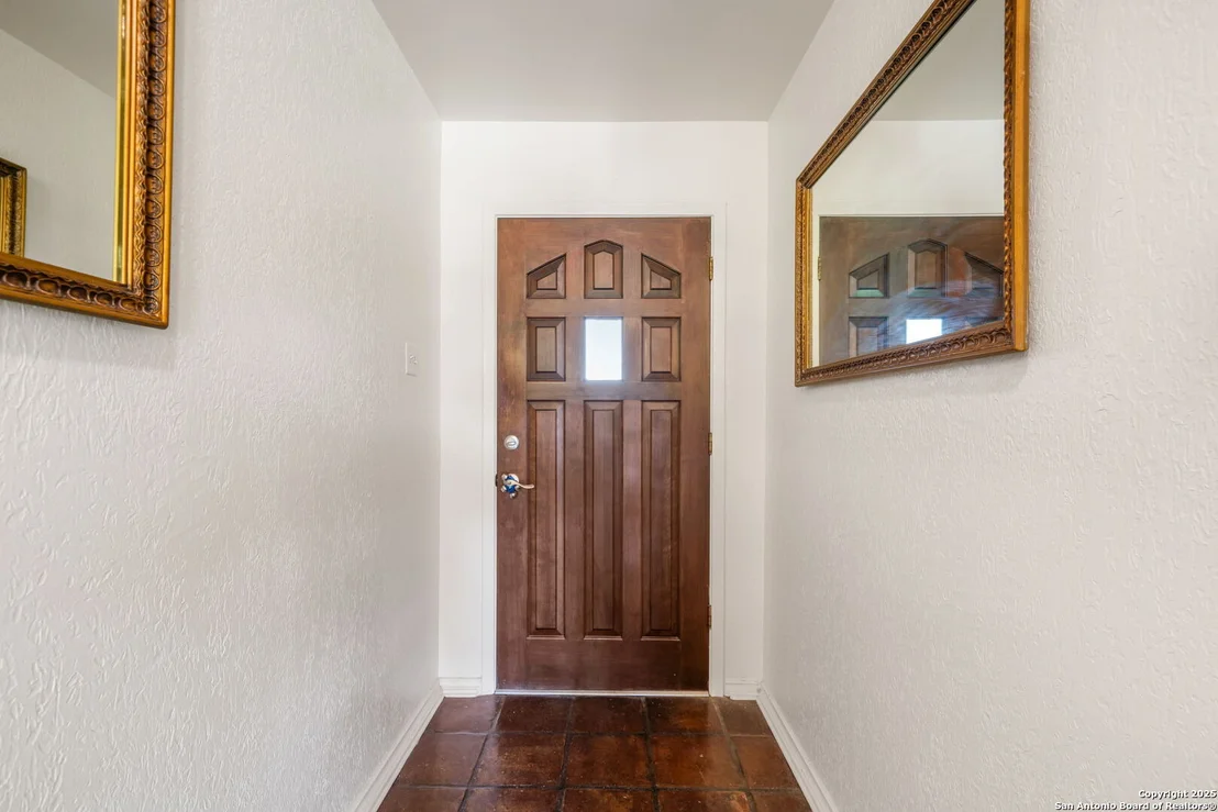 Photo of 424 Fenwick Dr