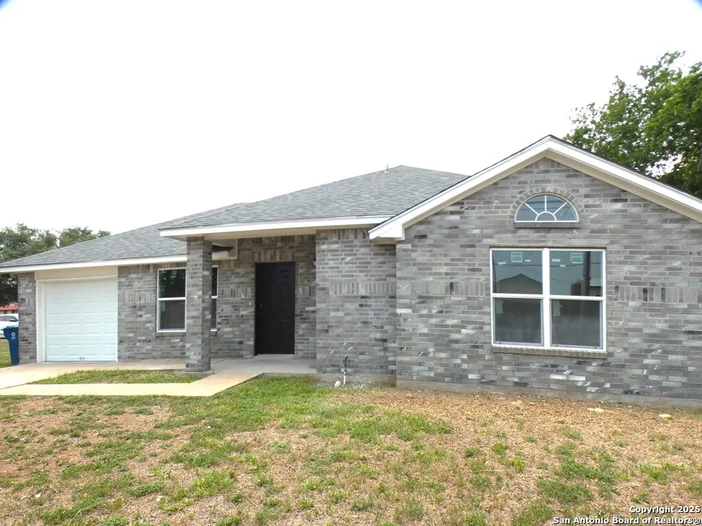 Photo of 506 Hillside Drive