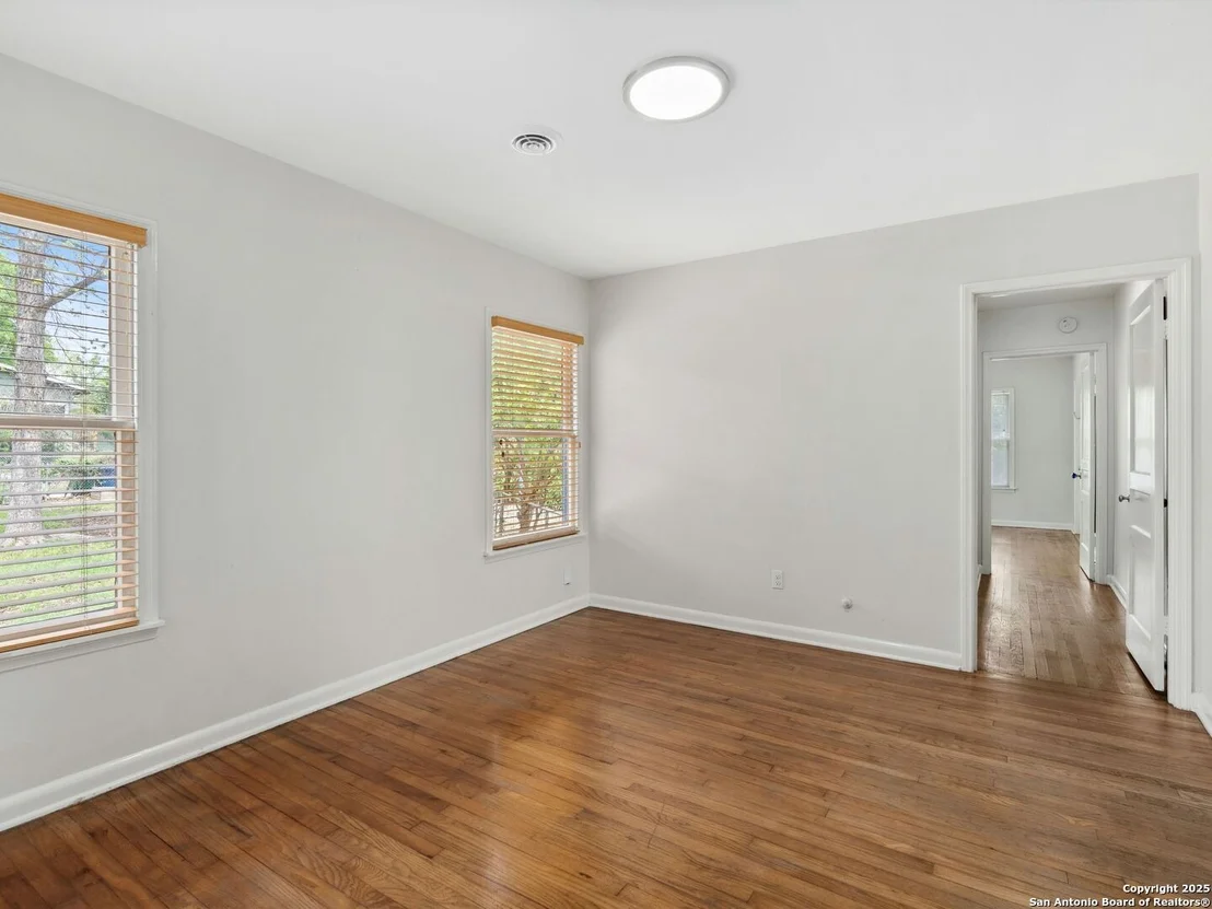 Photo of 329 Irvington