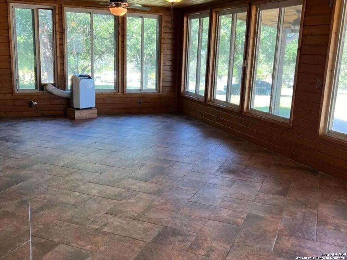 Photo of 100 County Road 305