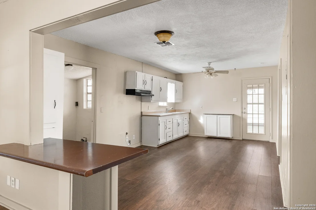 Photo of 412 W Coker