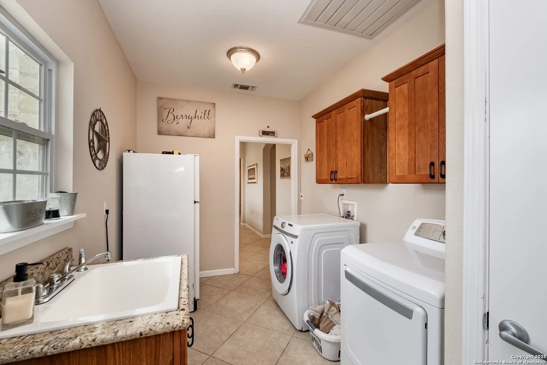 Photo of 233 N Fork