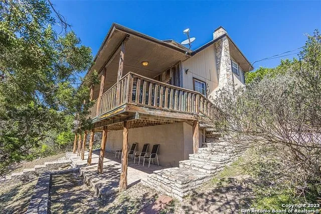 Photo of 606 Canyon Oaks Dr