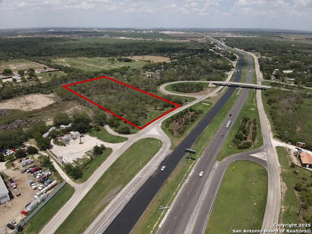 Photo of 13901 INTERSTATE 35