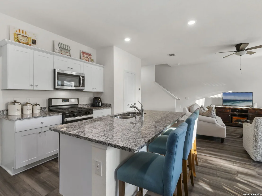 Photo of 4905 Hallies Garden