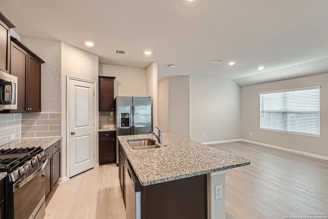 Photo of 5680 Jasmine Spur