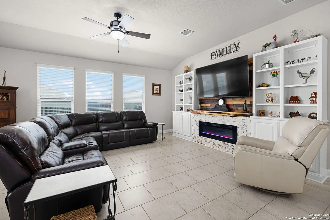 Photo of 124 White Rock