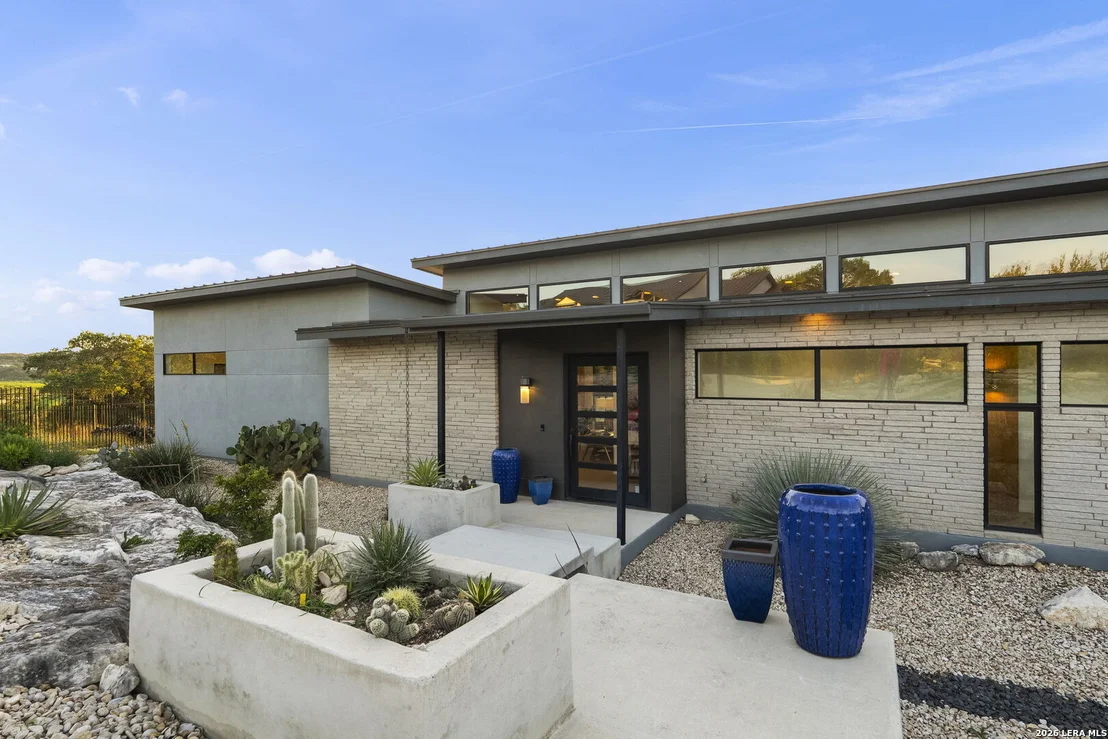 Photo of 352 Arthur Ct