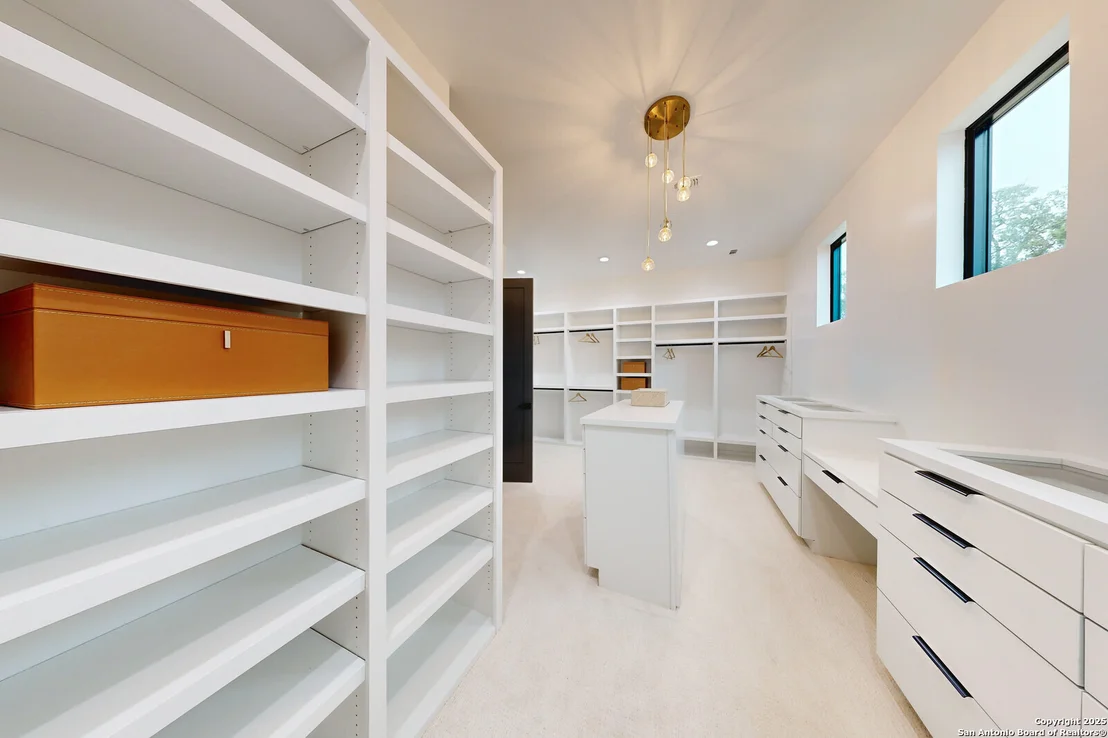 Photo of 1356 Capitare