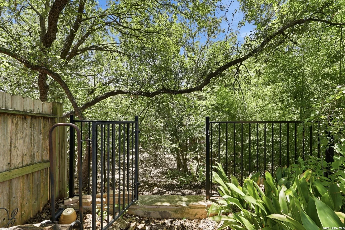 Photo of 28 COURTSIDE CIR