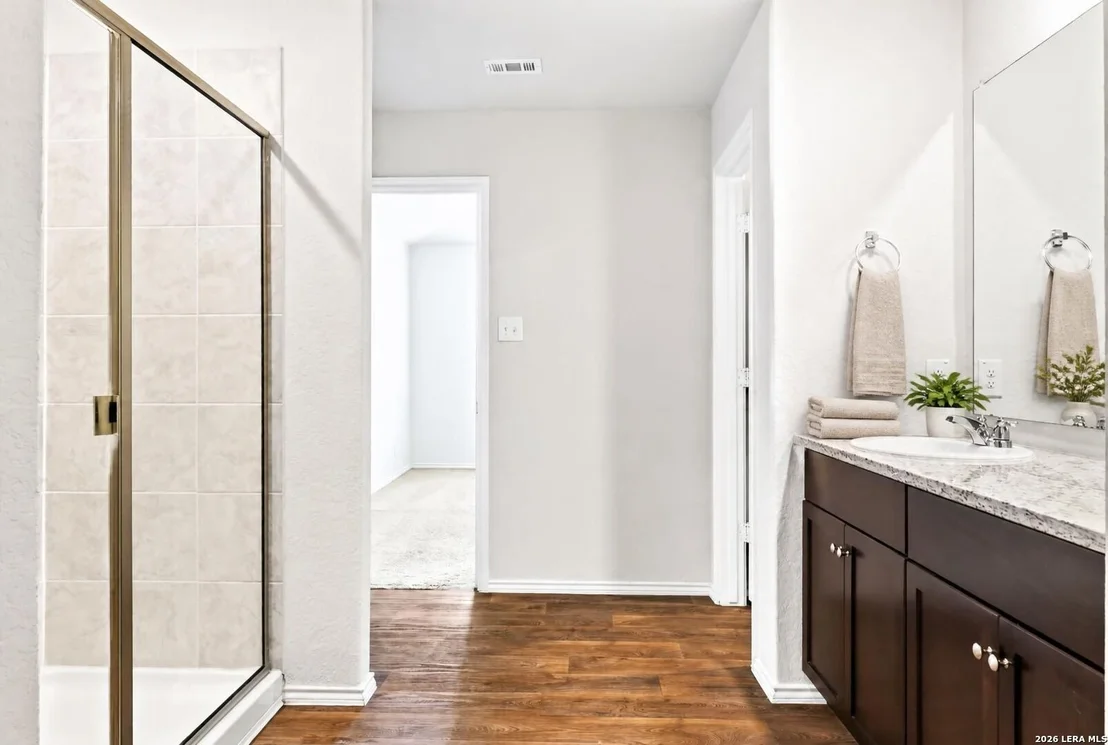 Photo of 469 MIDDLE GREEN LOOP