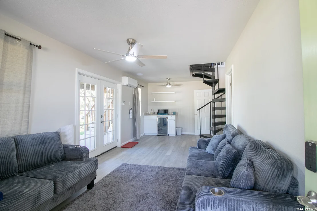 Photo of 582 Orbit Dr