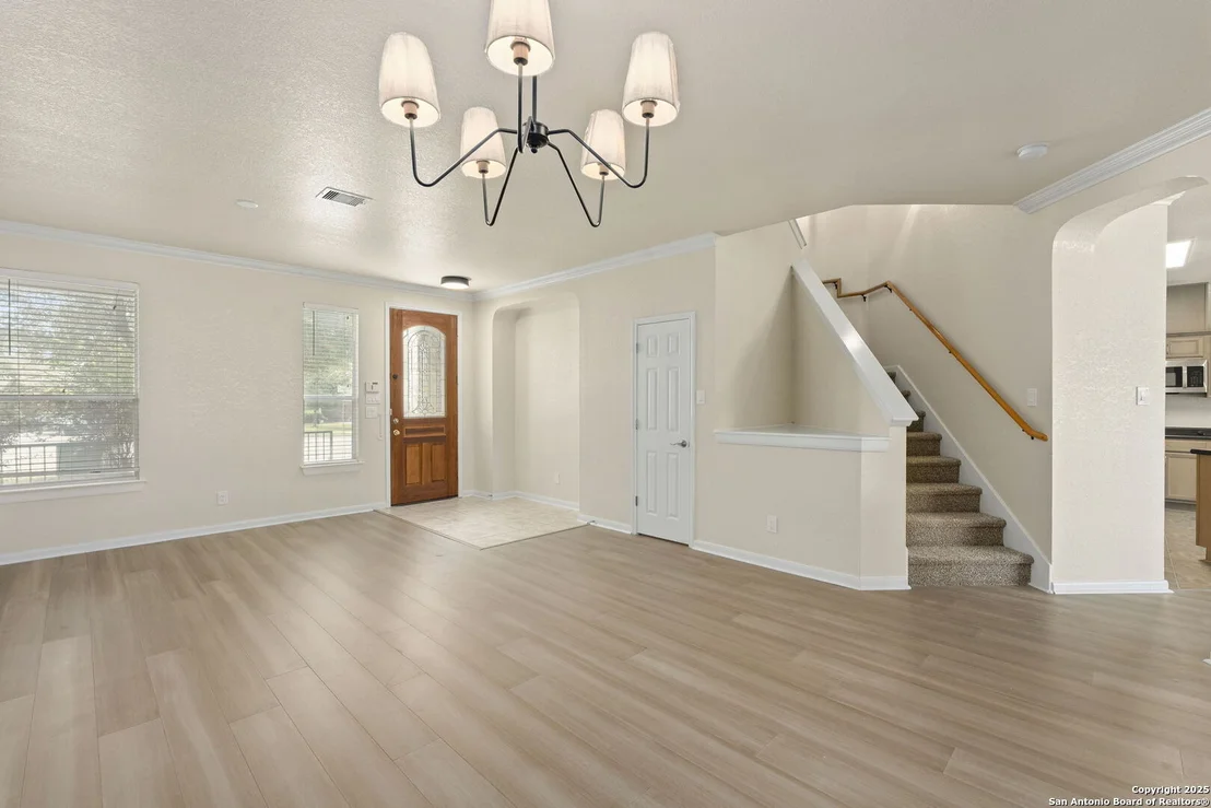 Photo of 213 Springtree Parkway