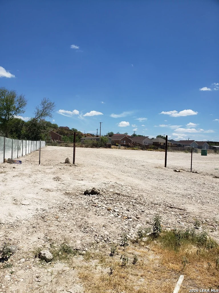 Photo of Unit 2 at 1157 STATE LOOP 480