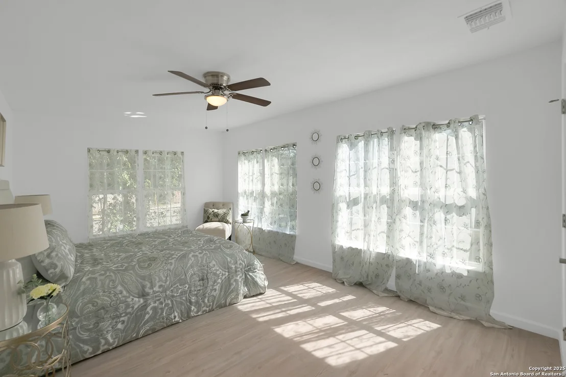 Photo of 1602 SACRAMENTO