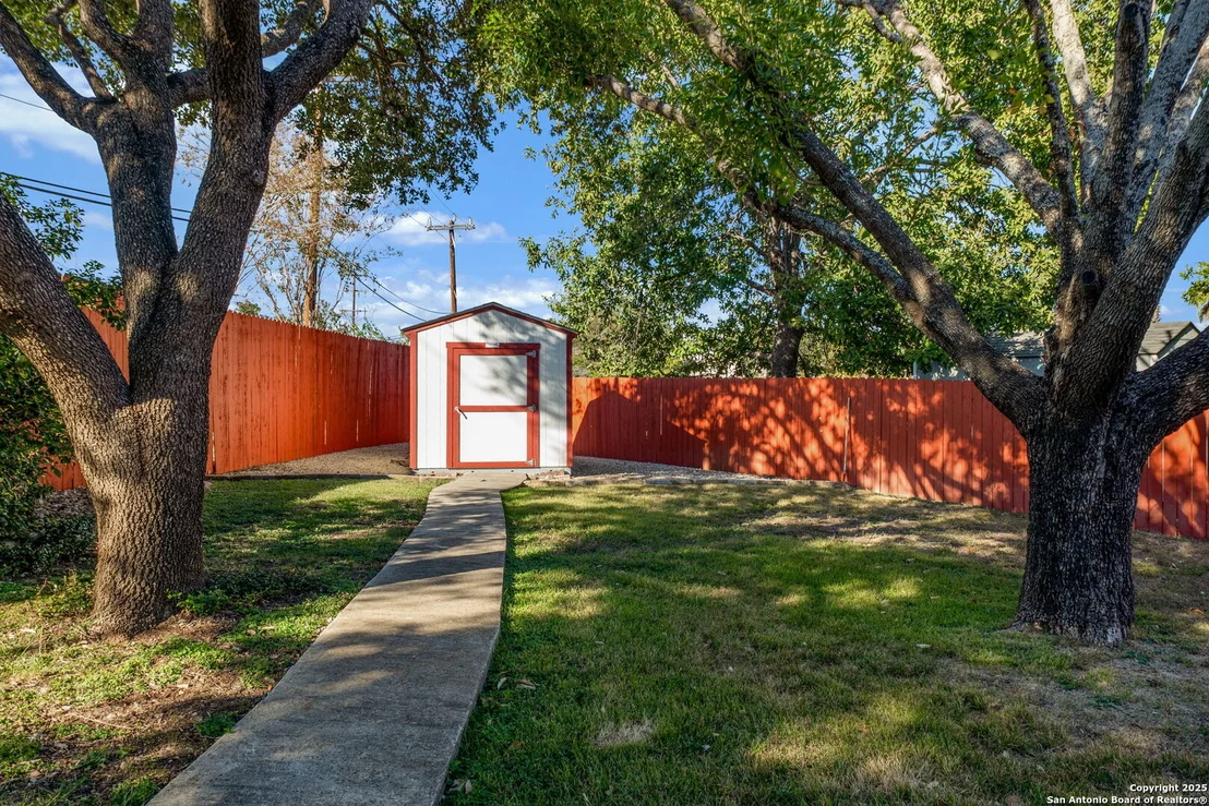 Photo of 1902 Indian Meadows Dr