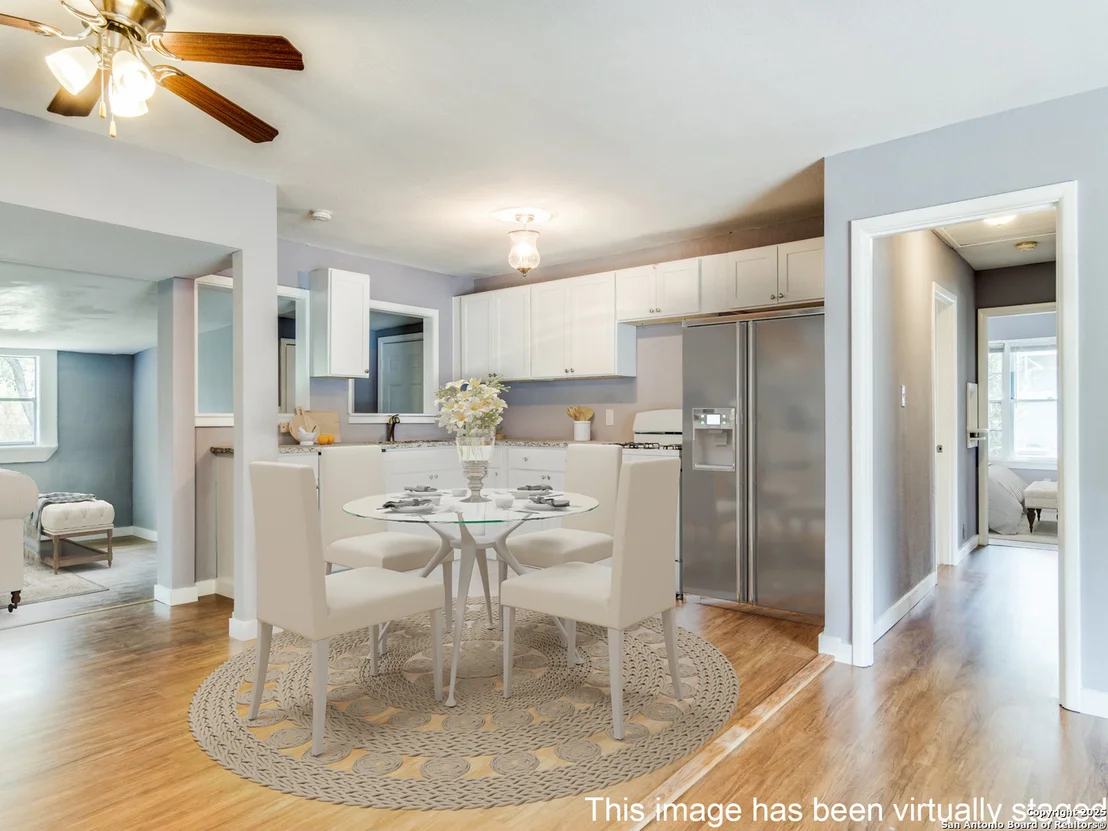 Photo of 615 Edgebrook