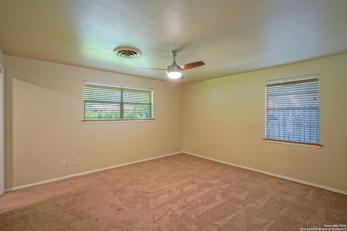 Photo of 426 Windcrest Dr