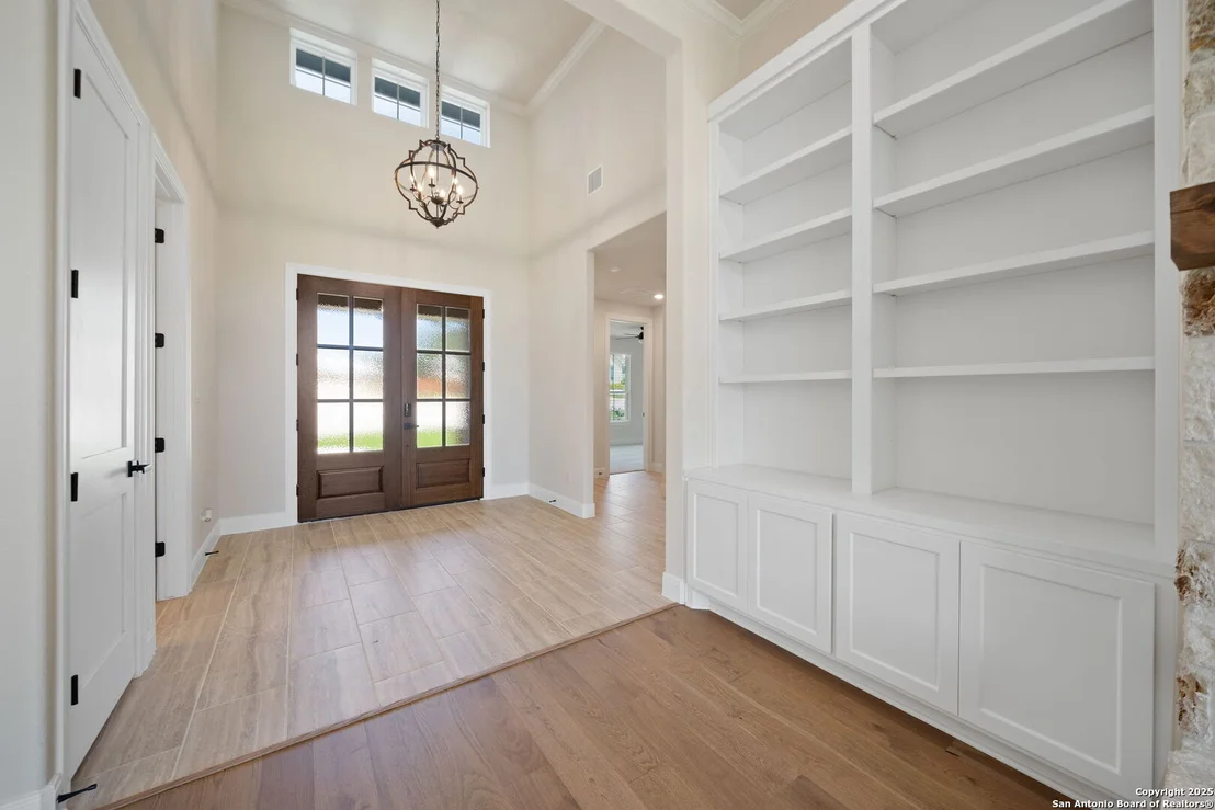 Photo of 107 Chama Dr.