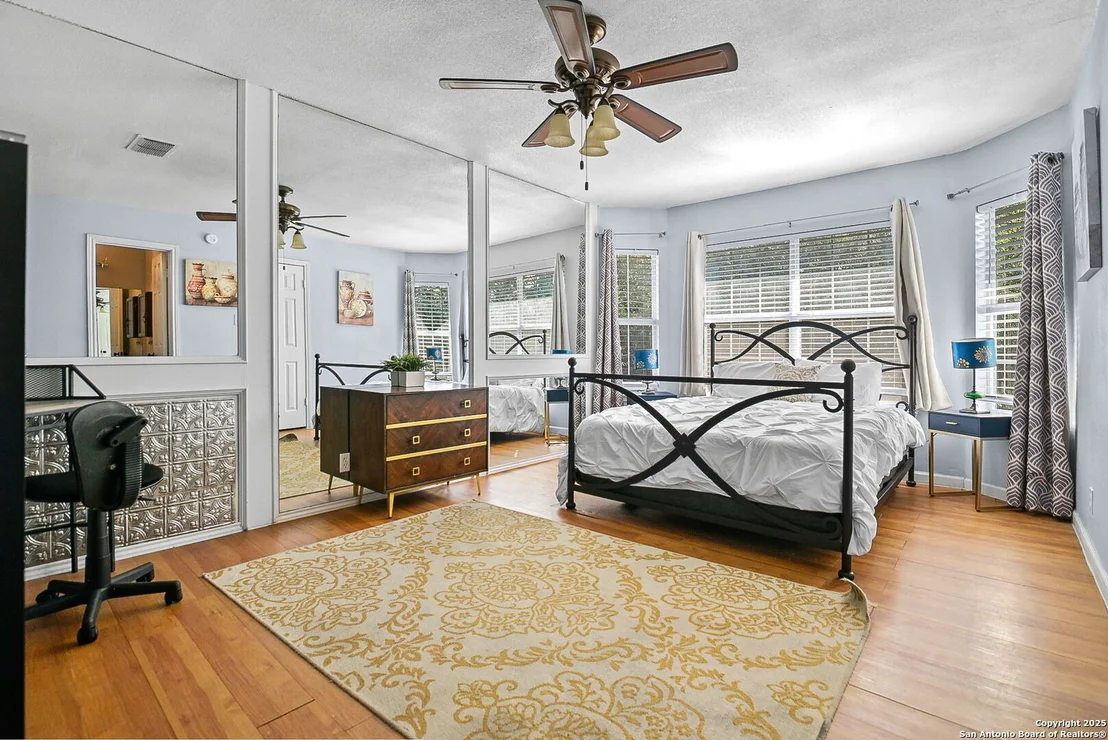 Photo of 10110 Cedarvale
