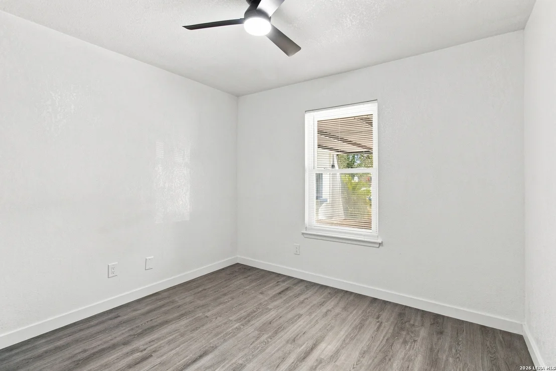 Photo of 6814 SUNLIGHT DR