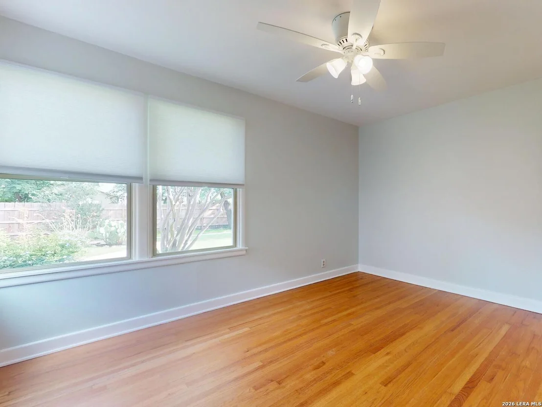 Photo of 126 BREES BLVD