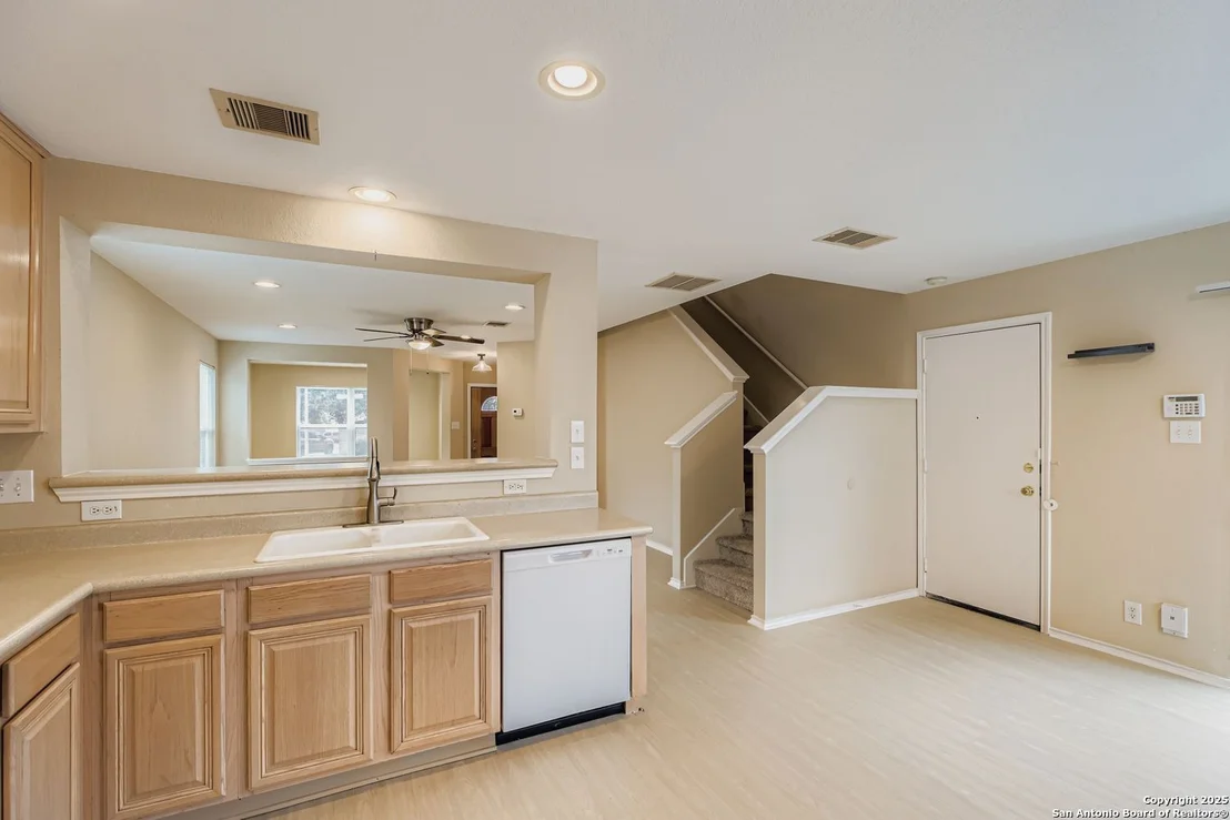 Photo of 203 Adelaide Oaks