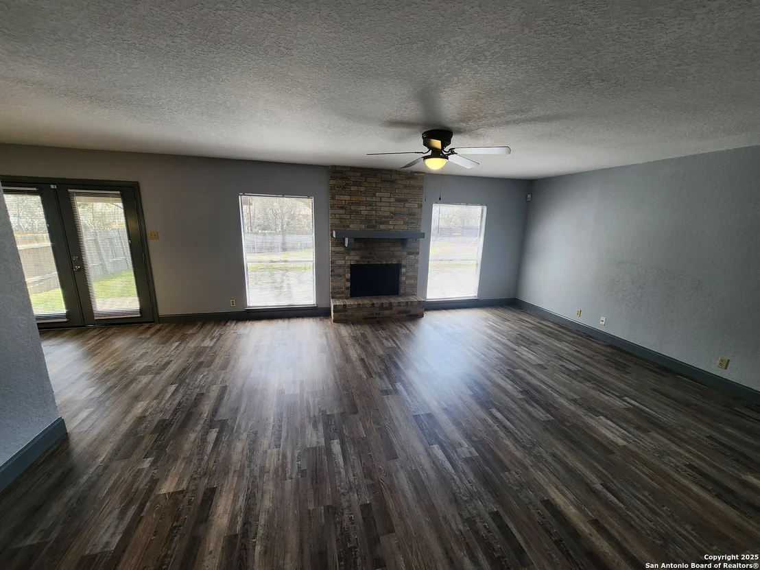 Photo of 918 ROLLING ROCK DR