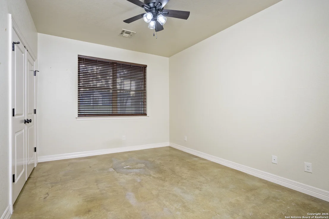 Photo of 103 Oak Forest