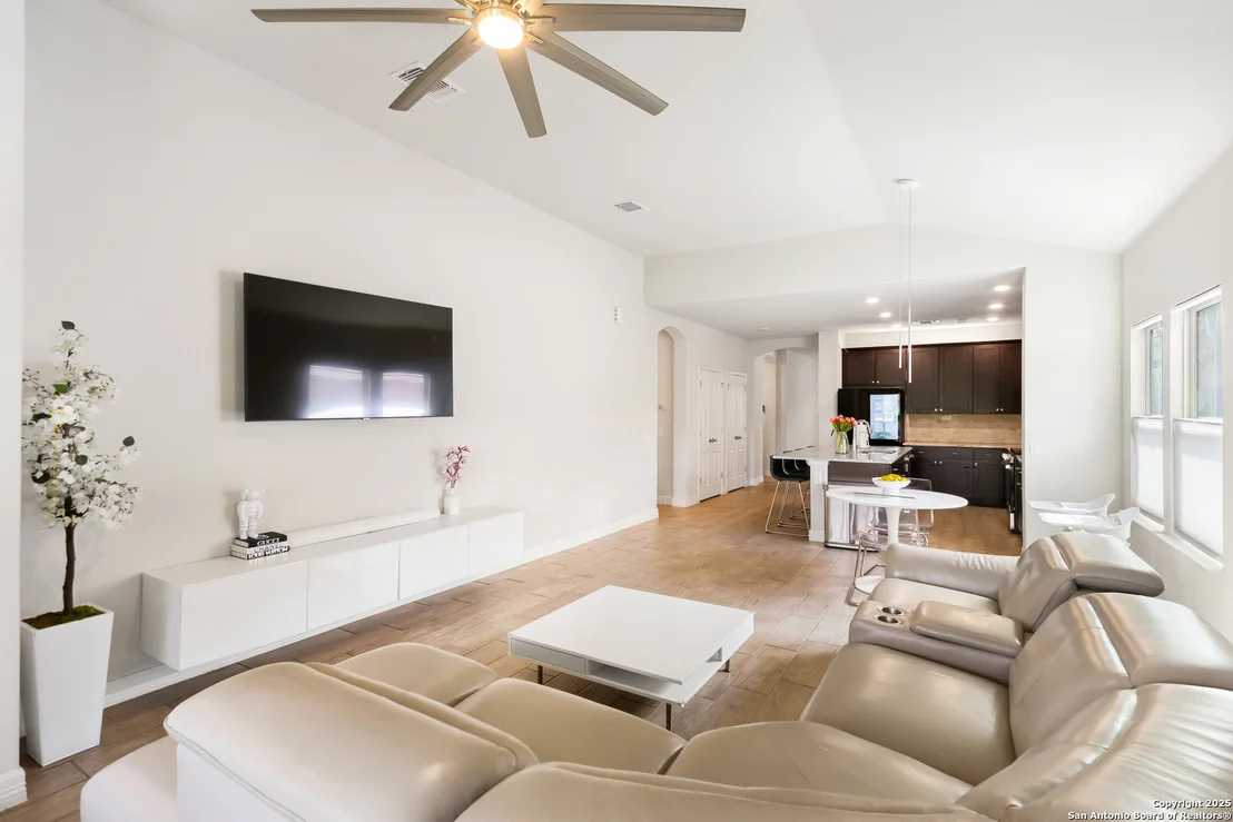 Photo of 10650 Jasmine Bluff