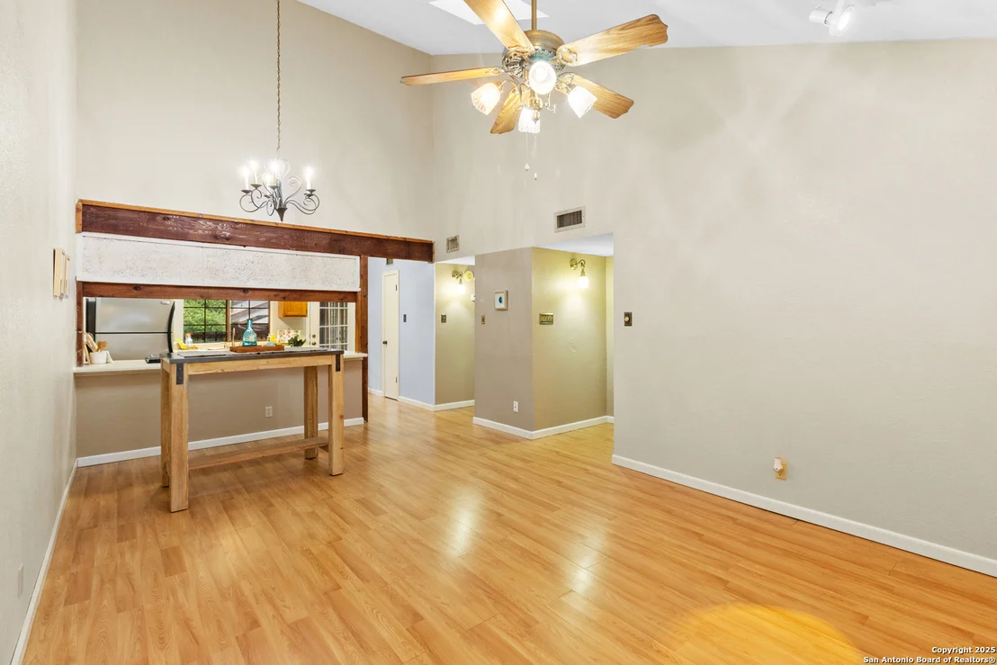 Photo of Unit 4 at 8611 Datapoint