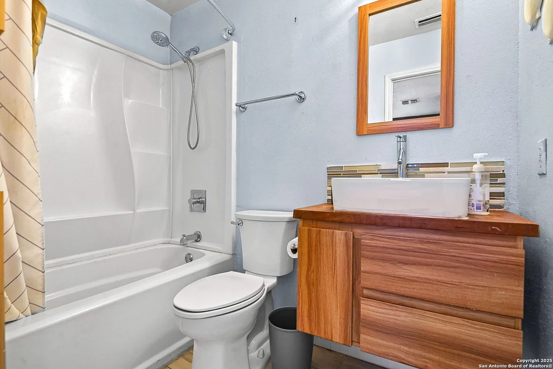Photo of 10110 Cedarvale