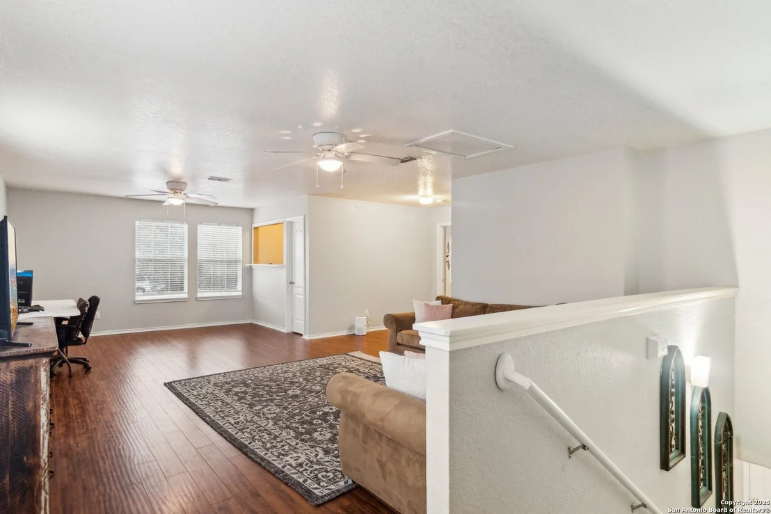 Photo of 141 GATEWOOD FLS