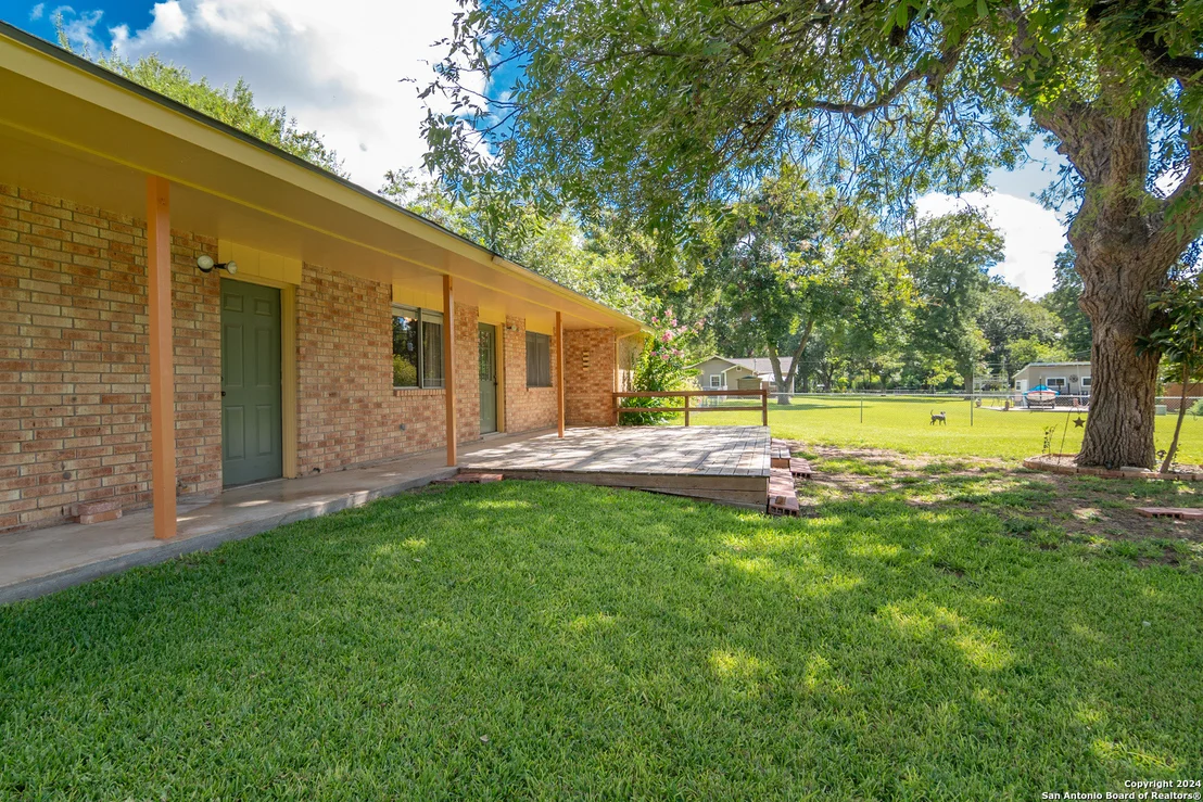 Photo of 129 NUECES LN